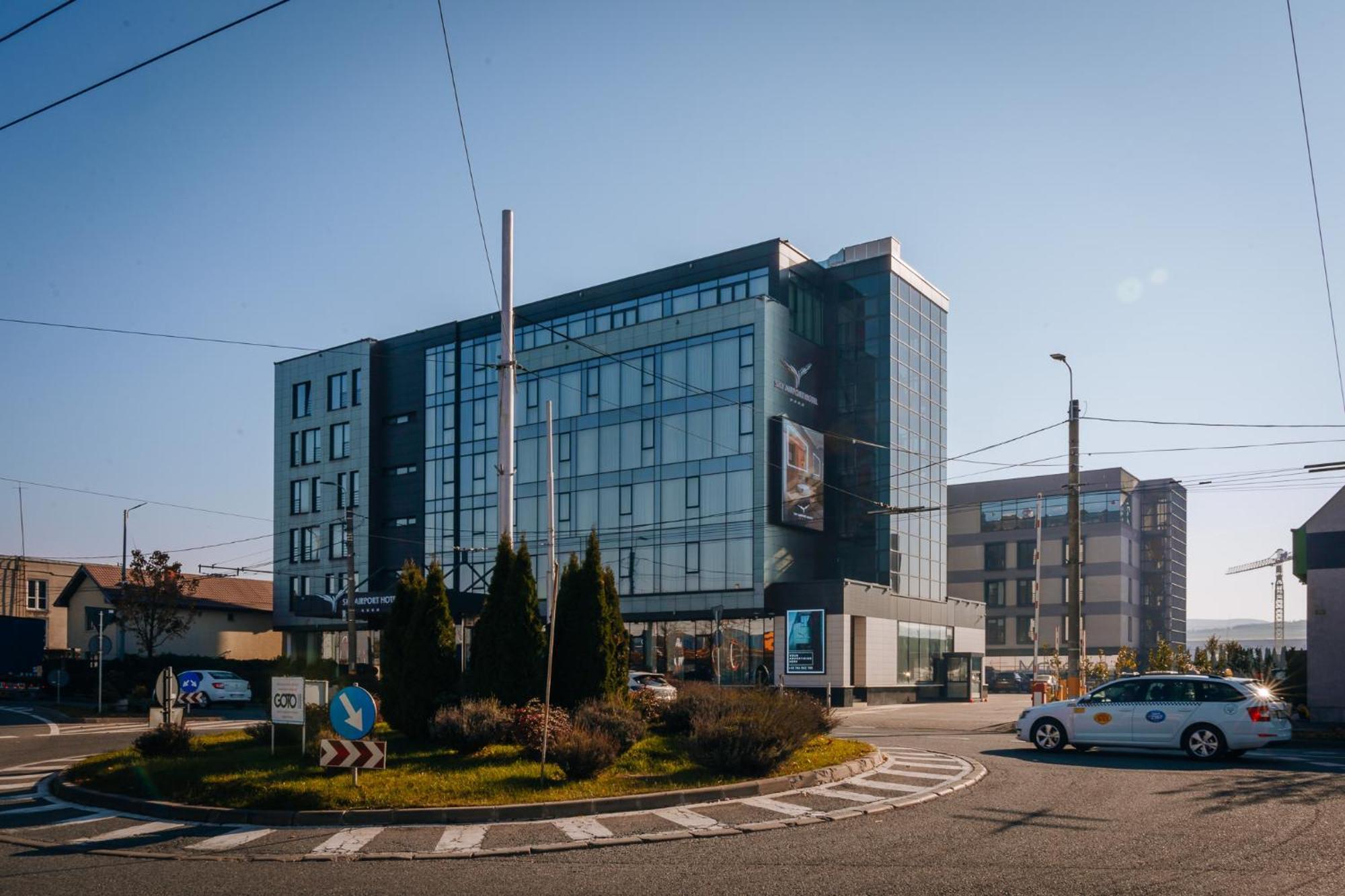 Sky Airport Hotel Cluj-Napoca Ngoại thất bức ảnh