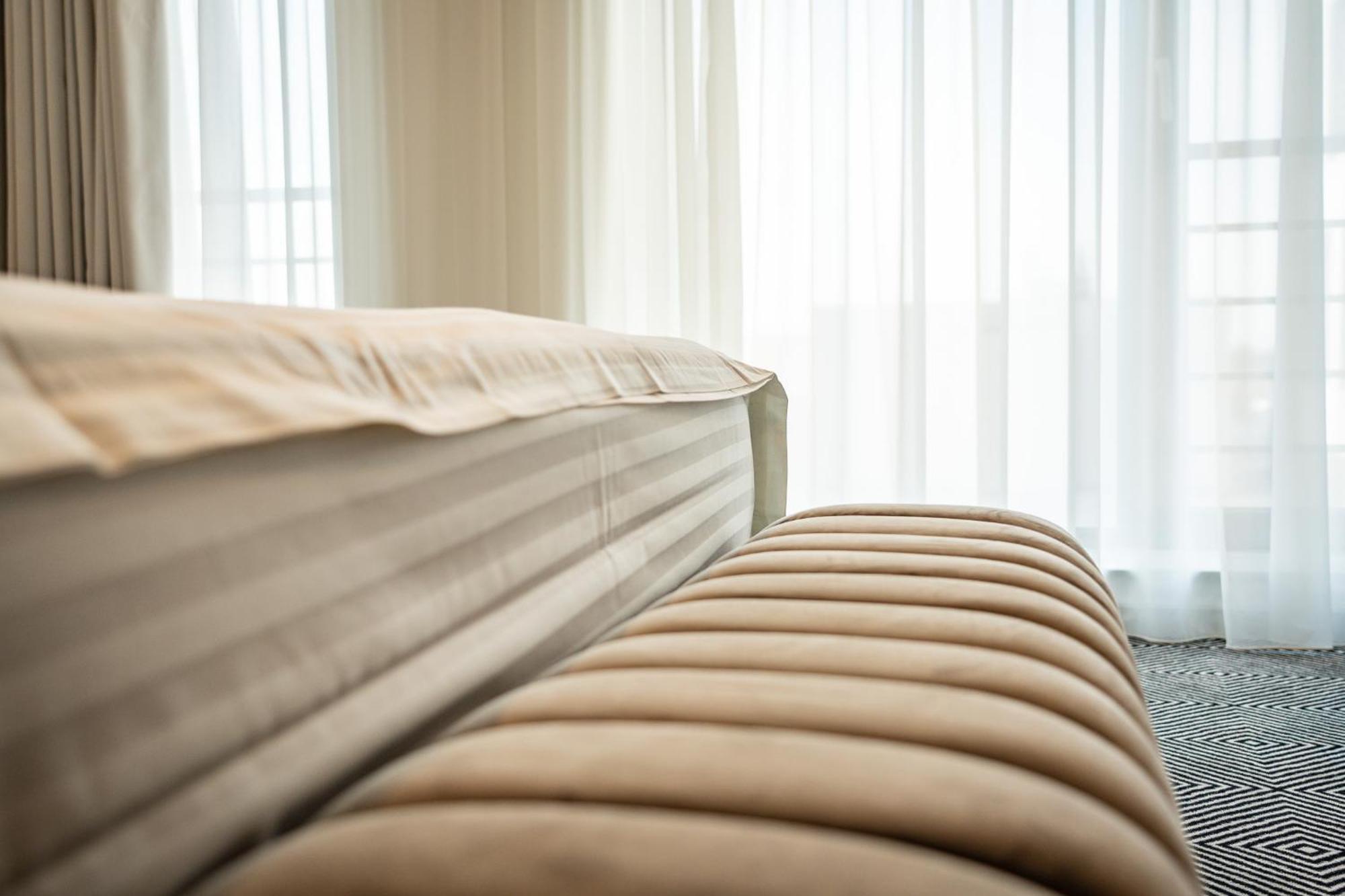 Sky Airport Hotel Cluj-Napoca Ngoại thất bức ảnh