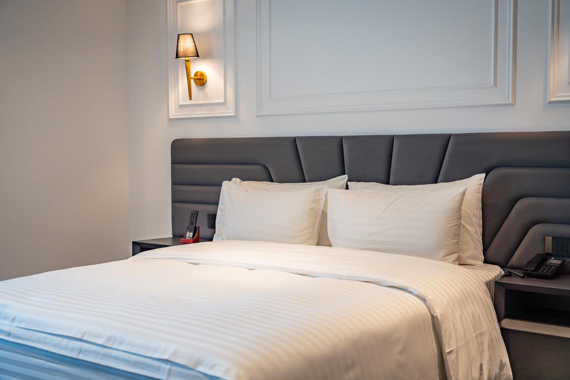 Sky Airport Hotel Cluj-Napoca Ngoại thất bức ảnh
