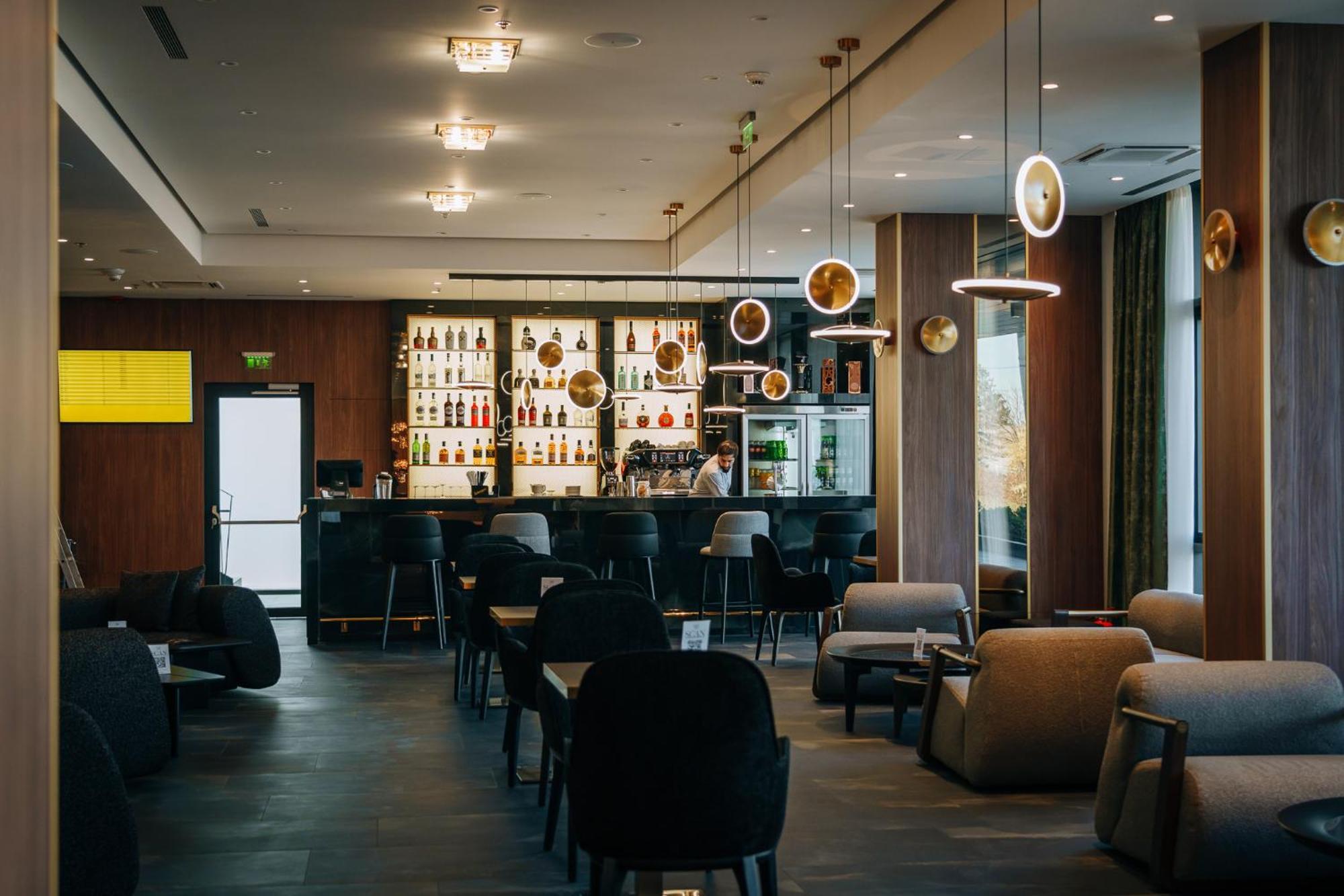 Sky Airport Hotel Cluj-Napoca Ngoại thất bức ảnh