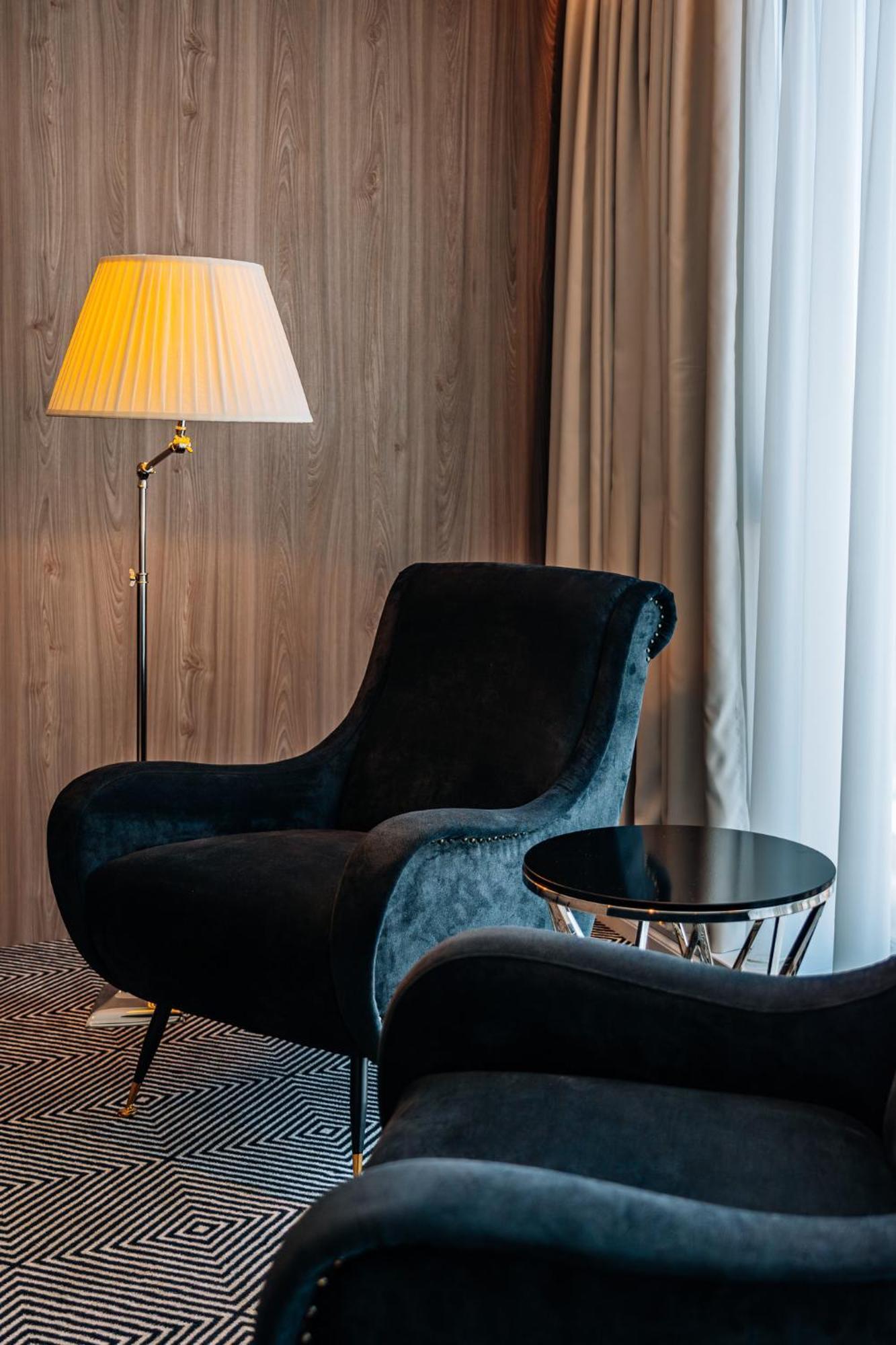 Sky Airport Hotel Cluj-Napoca Ngoại thất bức ảnh