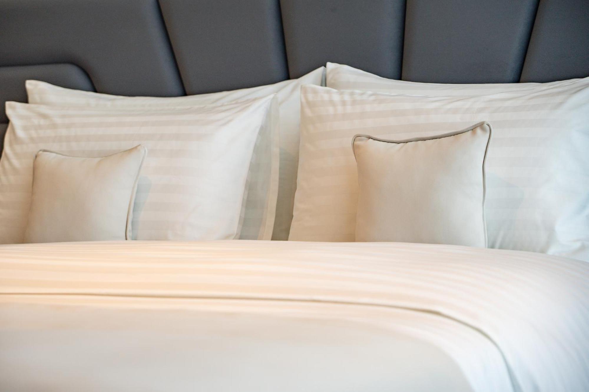 Sky Airport Hotel Cluj-Napoca Ngoại thất bức ảnh
