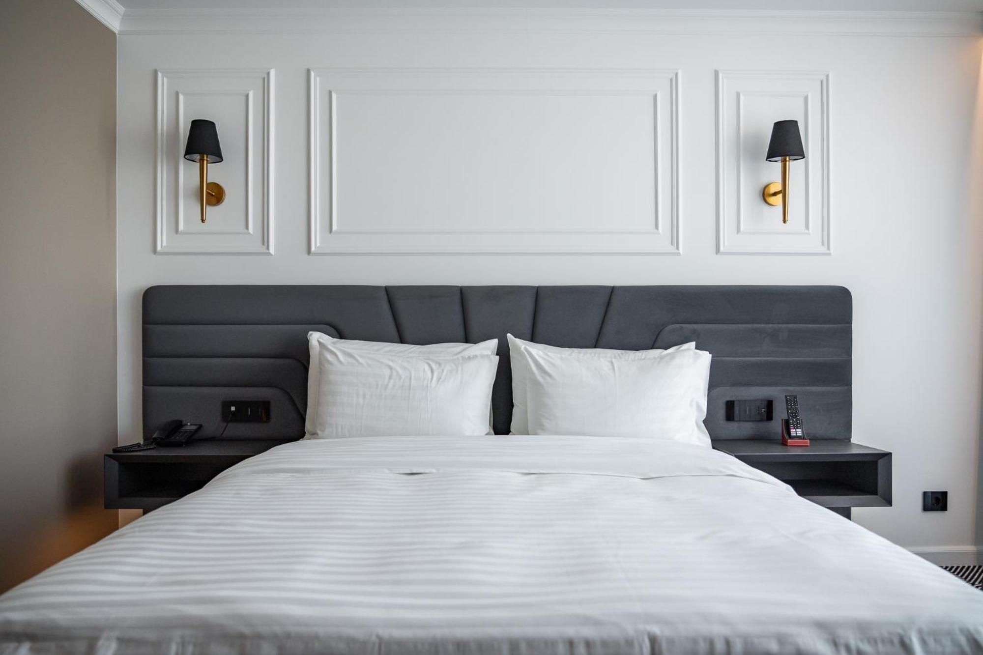 Sky Airport Hotel Cluj-Napoca Ngoại thất bức ảnh