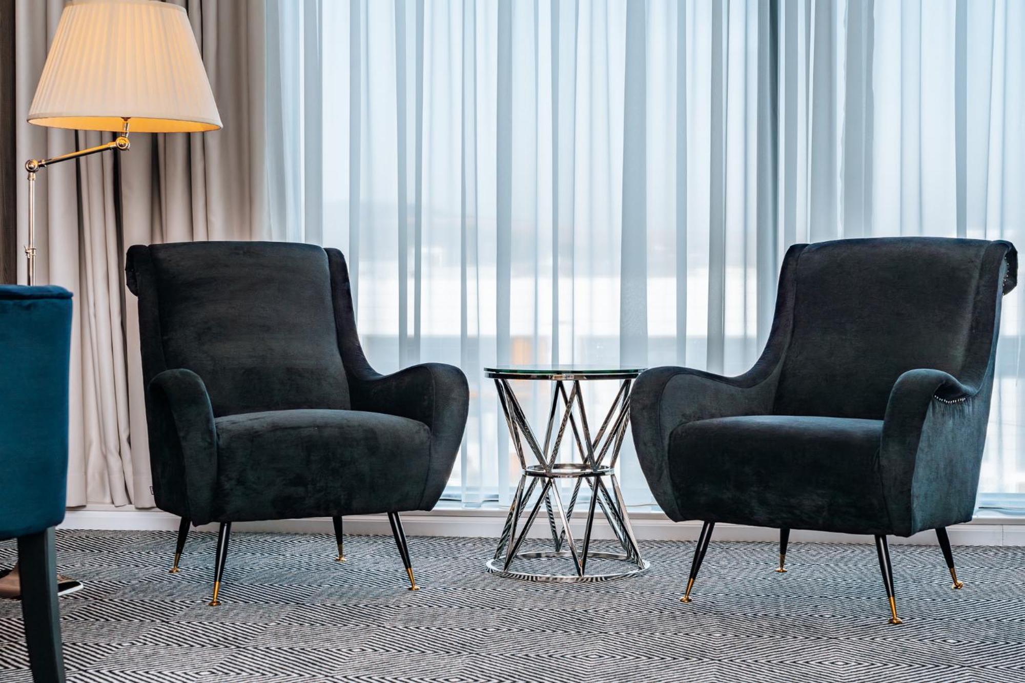 Sky Airport Hotel Cluj-Napoca Ngoại thất bức ảnh