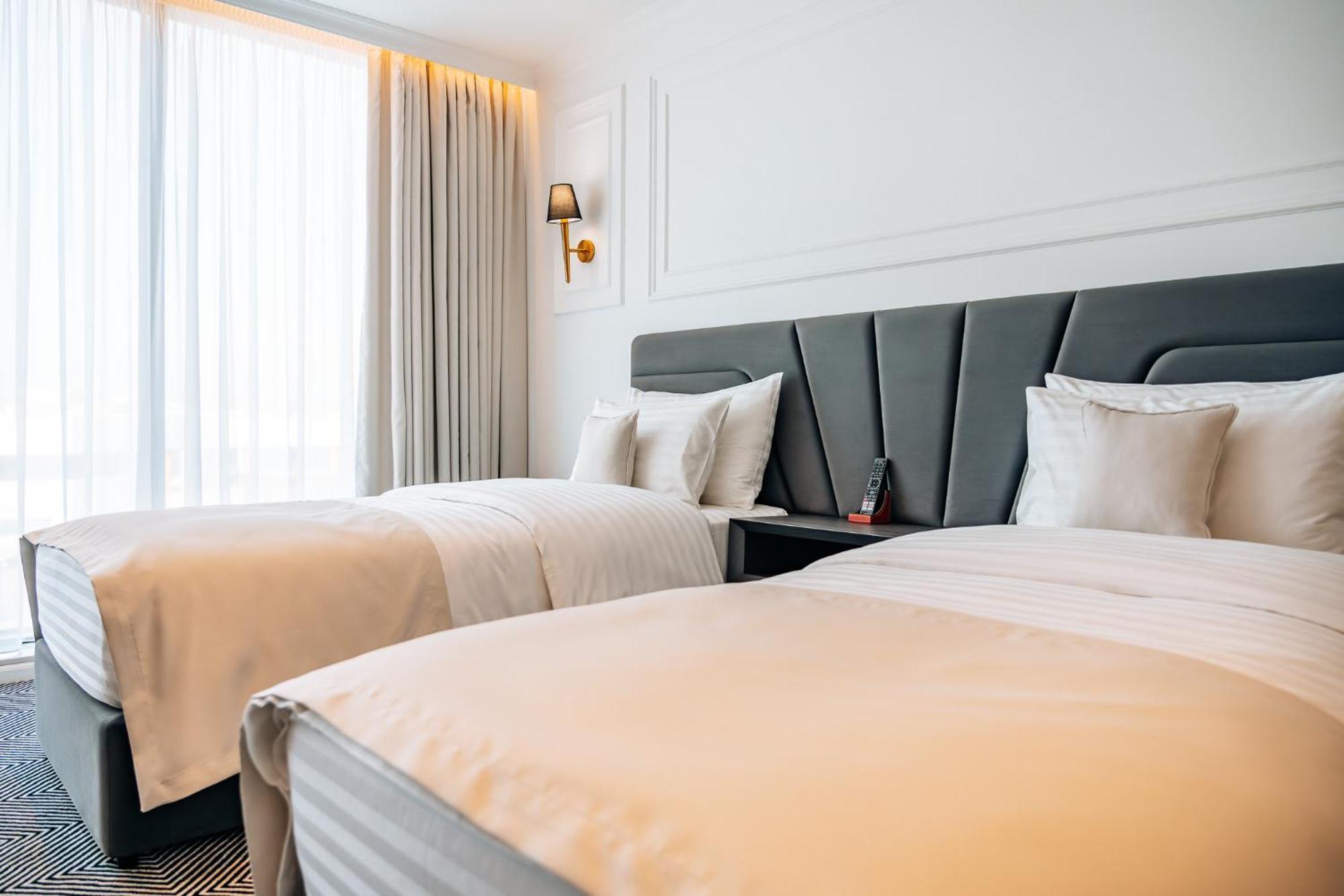 Sky Airport Hotel Cluj-Napoca Ngoại thất bức ảnh