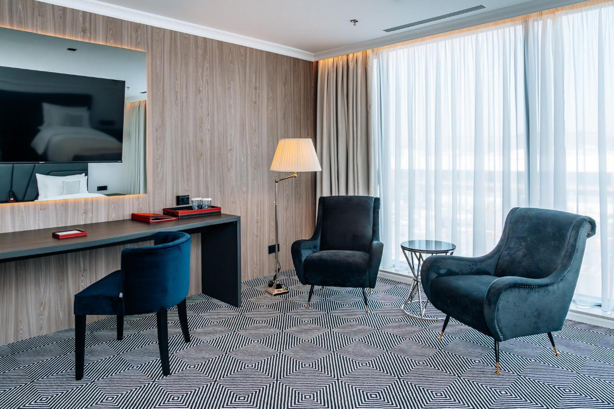 Sky Airport Hotel Cluj-Napoca Ngoại thất bức ảnh