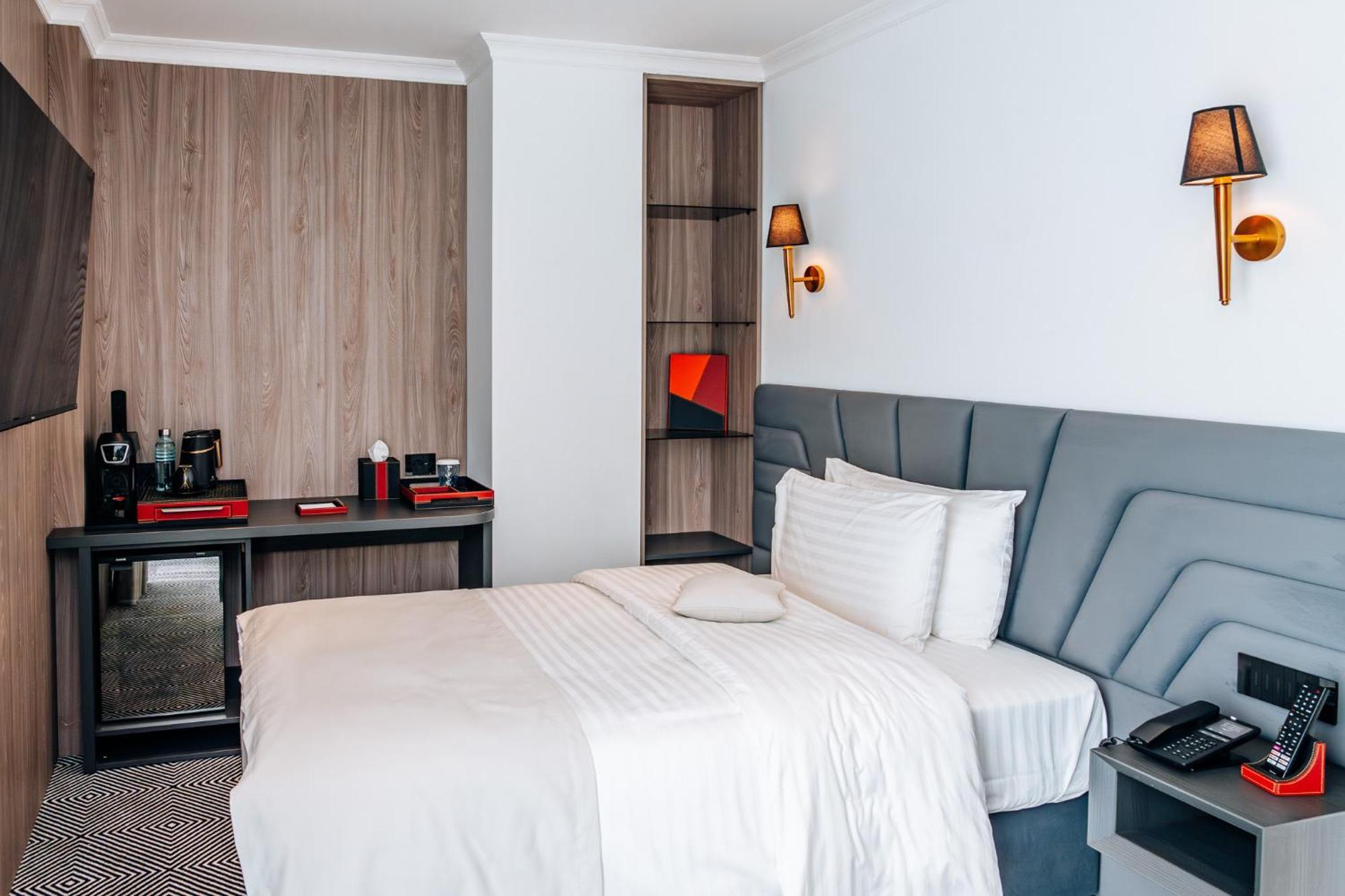 Sky Airport Hotel Cluj-Napoca Phòng bức ảnh